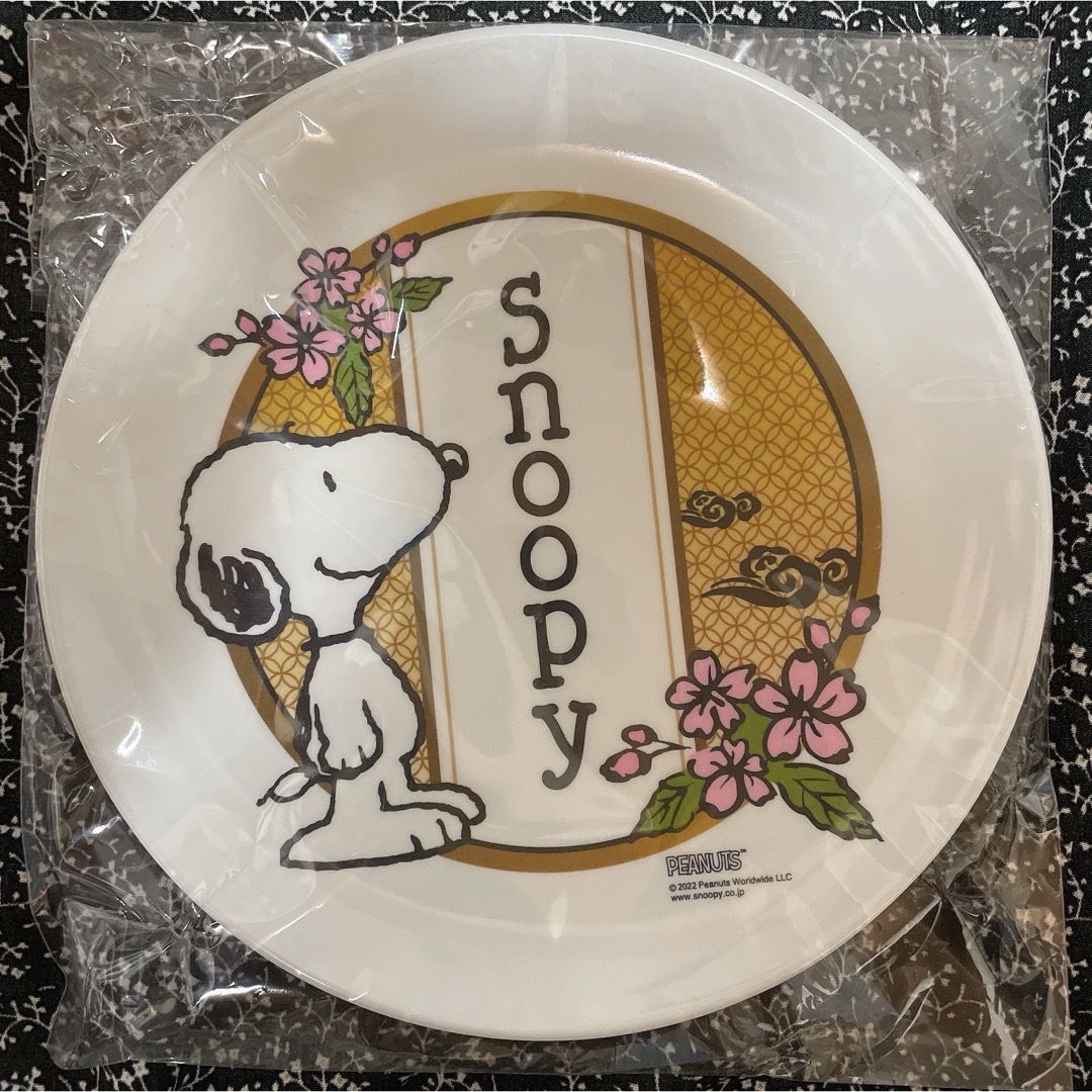 SNOOPY(スヌーピー)の【新品未開封】スヌーピー　プレート　非売品　SNOOPY　食器　お皿　キッチン インテリア/住まい/日用品のキッチン/食器(食器)の商品写真