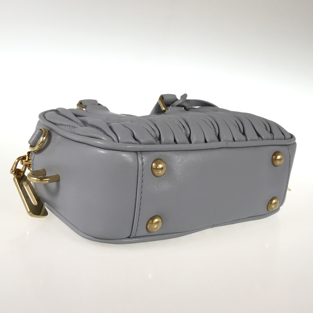miumiu(ミュウミュウ)のミュウミュウ マテラッセ アルカディ ハンドバッグ レディースのバッグ(ハンドバッグ)の商品写真
