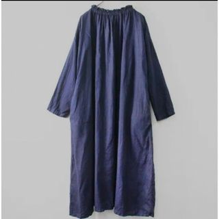 美品※ ネストローブ nest Robe リネンシャーリングネックワンピース 紺