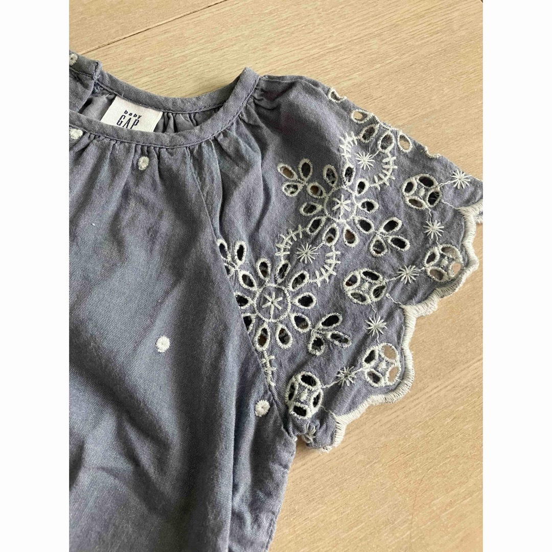 babyGAP(ベビーギャップ)のGAP半袖　トップス　女の子　3歳　100㎝ キッズ/ベビー/マタニティのキッズ服女の子用(90cm~)(Tシャツ/カットソー)の商品写真