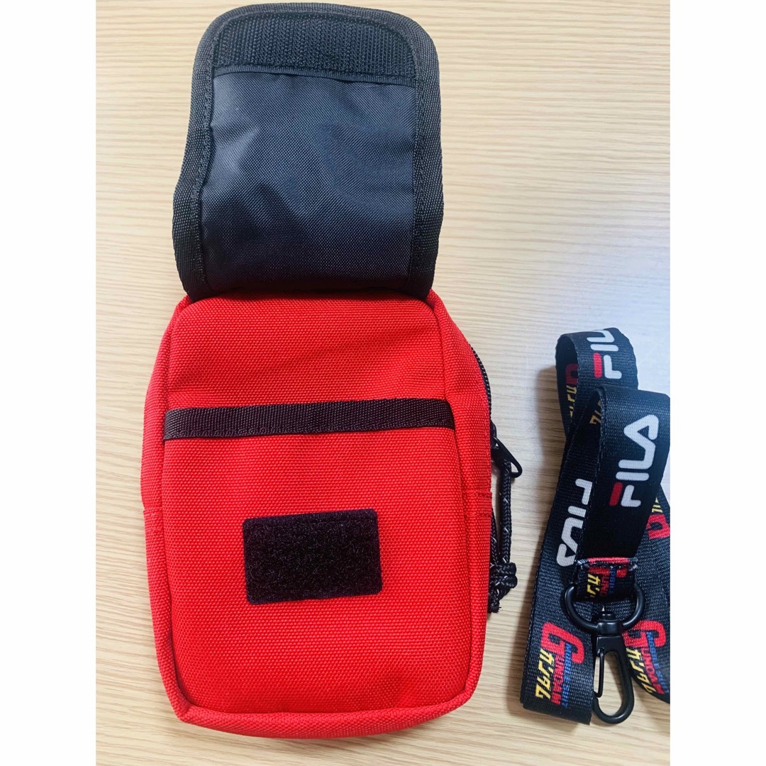 FILA(フィラ)のFILA GUNDAM フィラ ガンダム コラボ ストラップ付 ロゴ 限定  メンズのバッグ(その他)の商品写真
