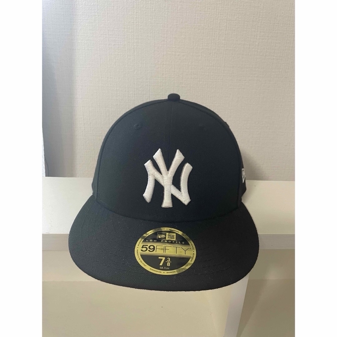 NEW ERA(ニューエラー)の【正規店購入】ニューエラ ヤンキース ロープロファイル 58.7cm バッグ付き メンズの帽子(キャップ)の商品写真