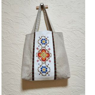 クロスステッチ刺繍トートバッグの通販 by KKIRO |ラクマ クロスステッチ刺繍トートバッグの通販 by KKIRO |ラクマ