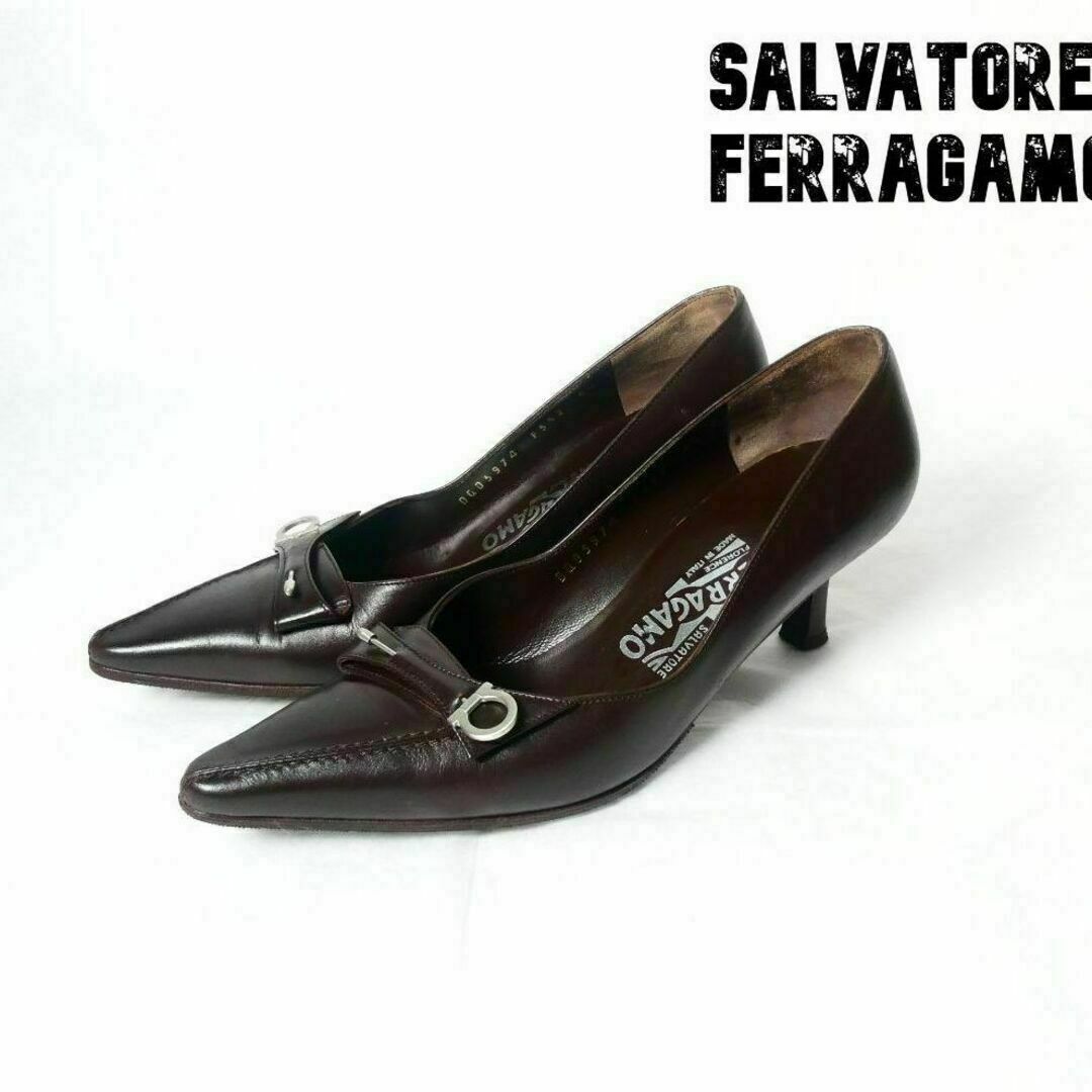 Salvatore Ferragamo(サルヴァトーレフェラガモ)の良品 綺麗 サルバトーレフェラガモ ガンチーニ ローヒール パンプス レディースの靴/シューズ(ハイヒール/パンプス)の商品写真