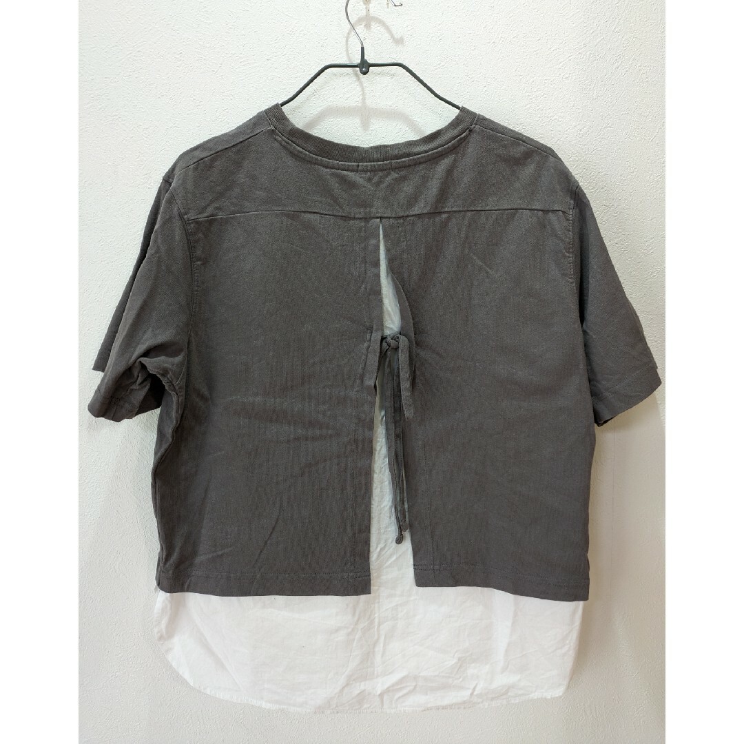 GU(ジーユー)のジーユーバックリボン ドッキング  Tシャツ  M レディースのトップス(Tシャツ(半袖/袖なし))の商品写真