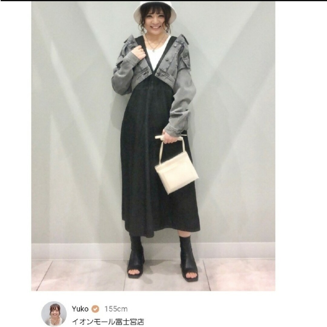 GU(ジーユー)の新品　デニムジャンパードレス　XL　ジャンスカ　ジャンパースカート　ワンピ　青 レディースのワンピース(ロングワンピース/マキシワンピース)の商品写真