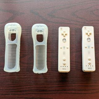 Wii - wiiリモコン ホワイト 2つセット コントローラー　カバー付