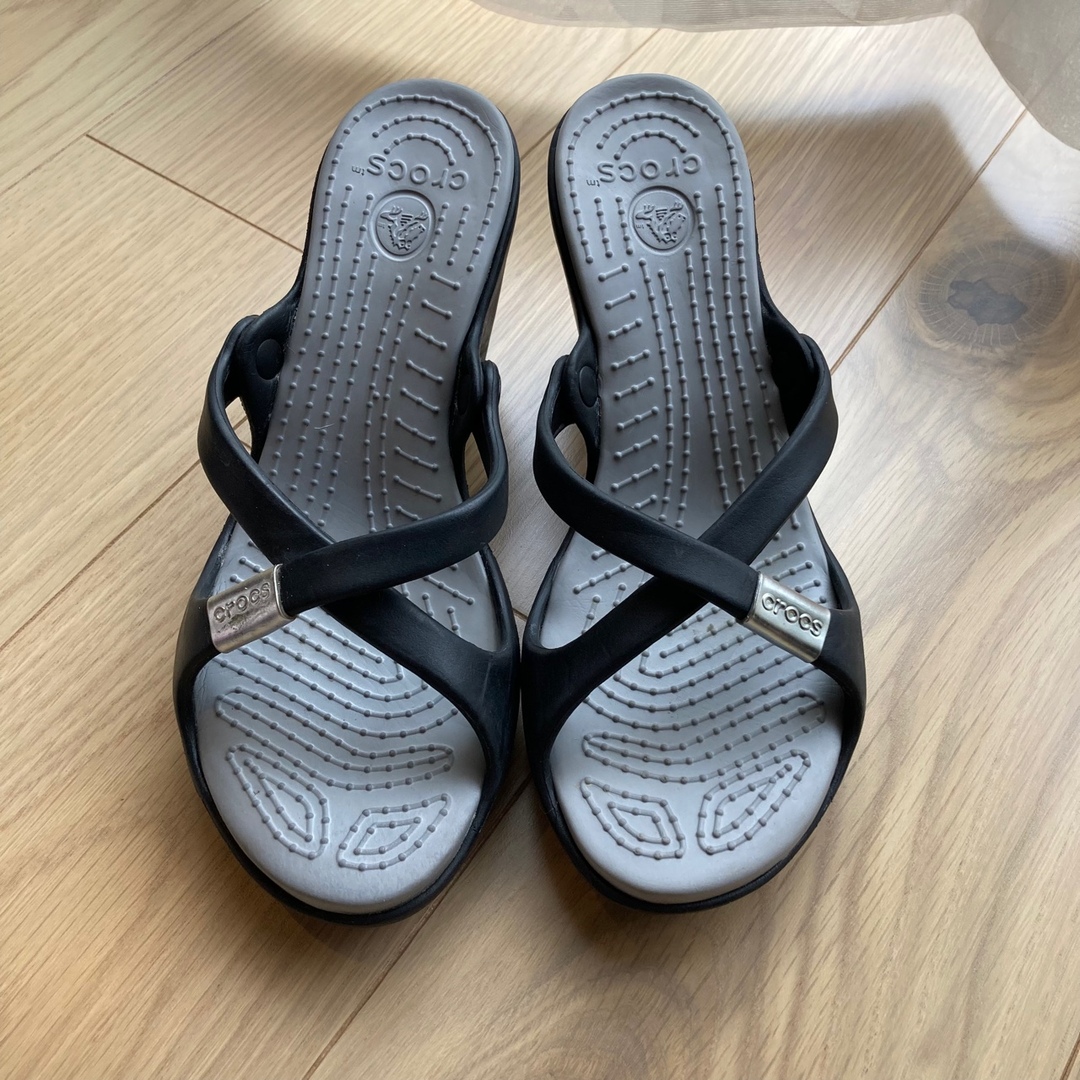 crocs - クロックス サイプラス W7 23 24 黒 新古品 ヒール crocs - クロックス サイプラス W7 23 24 黒 新古品 ヒール