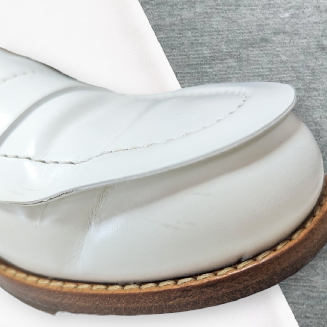 Jil Sander(ジルサンダー)の春夏可愛い❤ジルサンダー　ホワイトローファー❤ レディースの靴/シューズ(ローファー/革靴)の商品写真