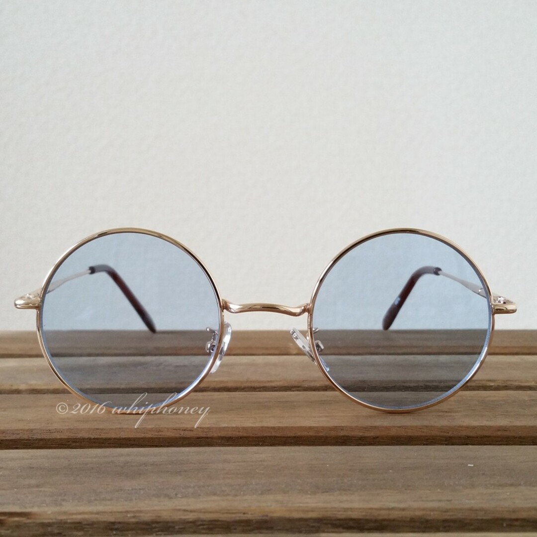 ゴールドフレーム丸眼鏡 だて眼鏡 ライトスモーク パールブルーレンズ メンズのファッション小物(サングラス/メガネ)の商品写真