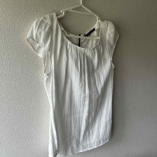 ザラ(ZARA)のZARA トップス　ホワイト(Tシャツ/カットソー(半袖/袖なし))