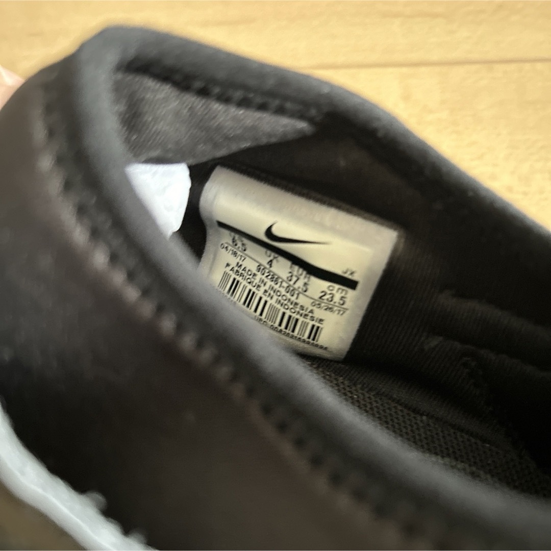 NIKE(ナイキ)のNIKE ナイキ RACQUETTE '17 スリッポン ブラック 23.5 レディースの靴/シューズ(スリッポン/モカシン)の商品写真