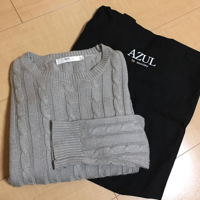 AZUL by moussy(アズールバイマウジー)のショッパー付ケーブルニット レディースのトップス(ニット/セーター)の商品写真