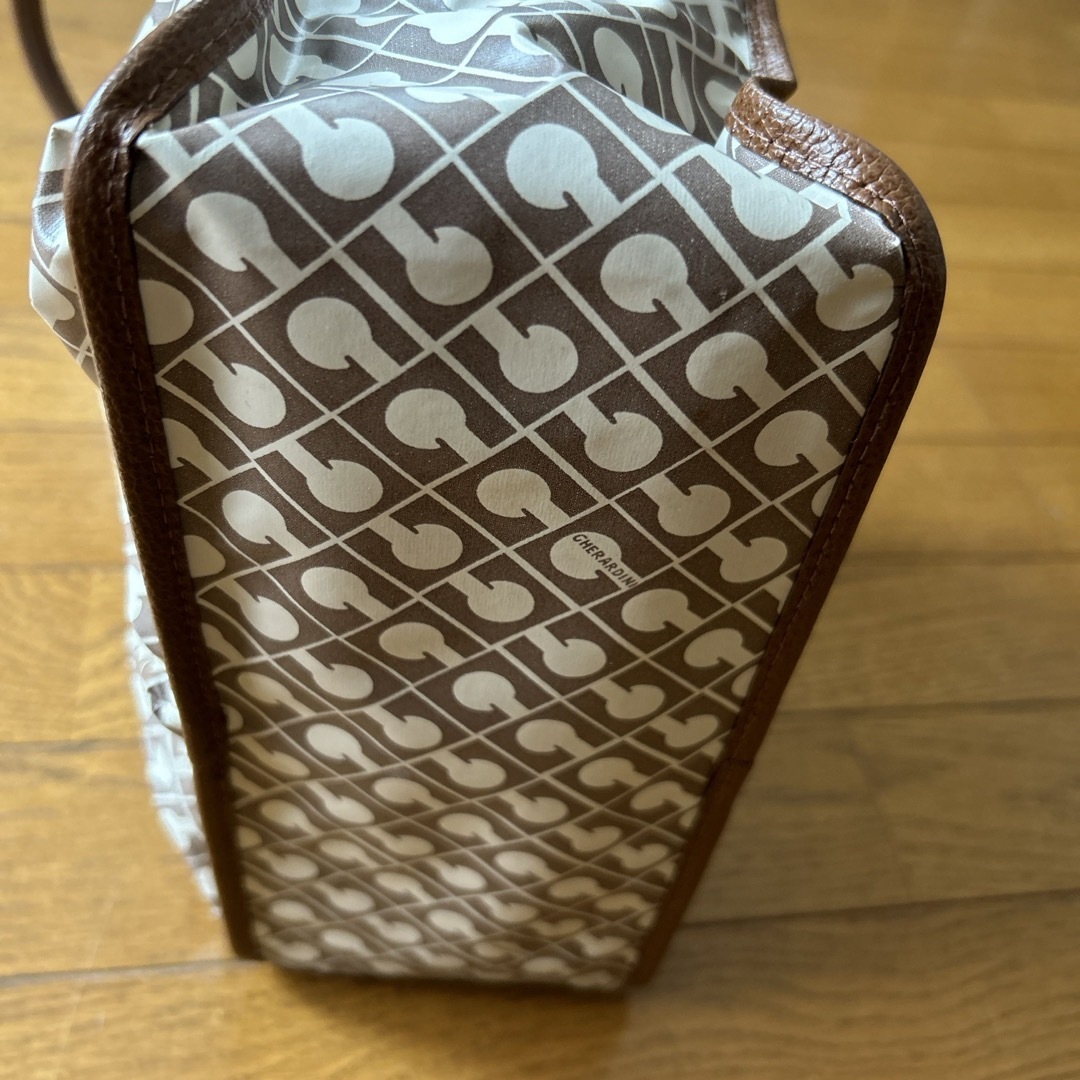 GHERARDINI(ゲラルディーニ)のハンドバッグ　ソフティ　ゴールド金具 レディースのバッグ(トートバッグ)の商品写真