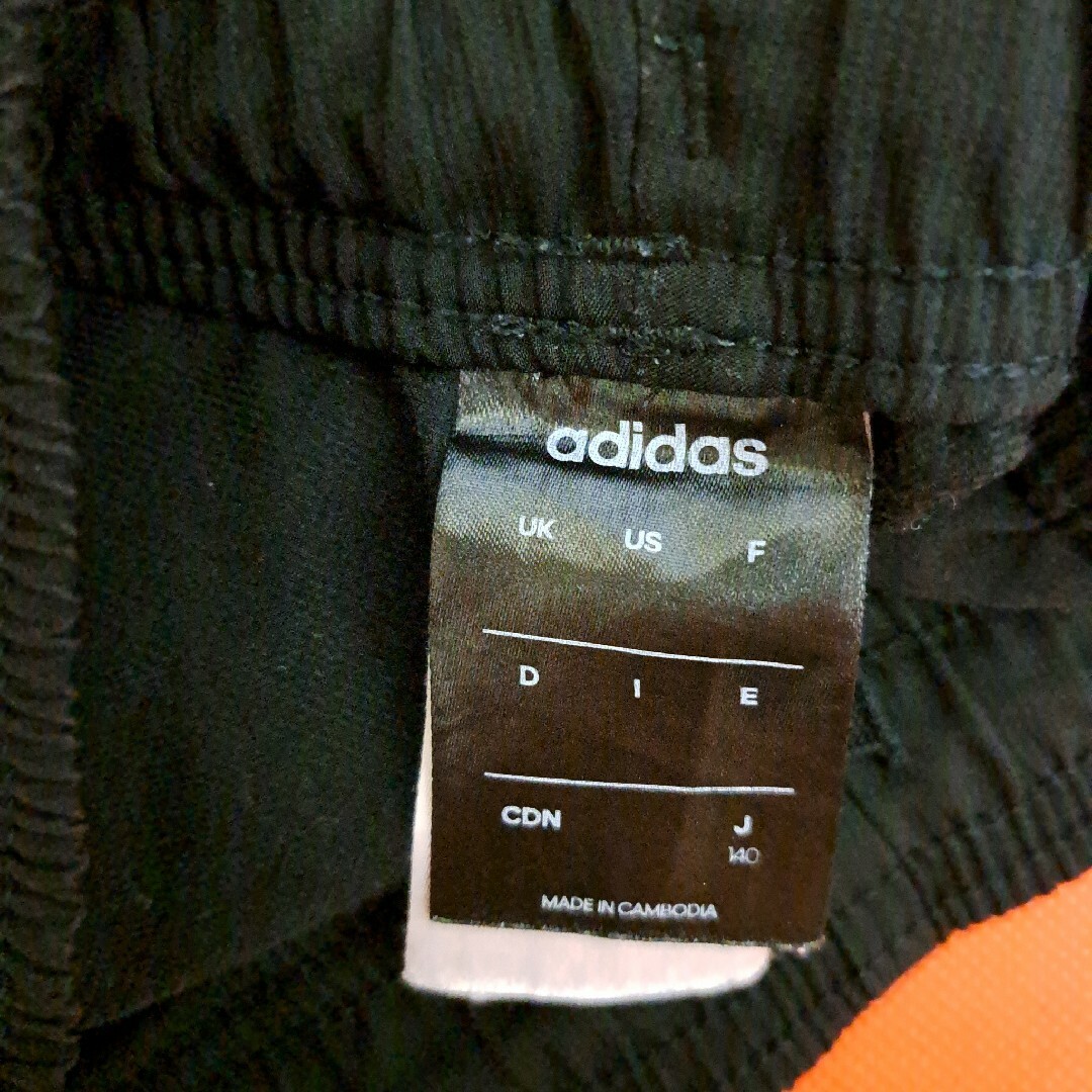 adidas(アディダス)の140 アディダス ショートパンツ キッズ/ベビー/マタニティのキッズ服男の子用(90cm~)(パンツ/スパッツ)の商品写真