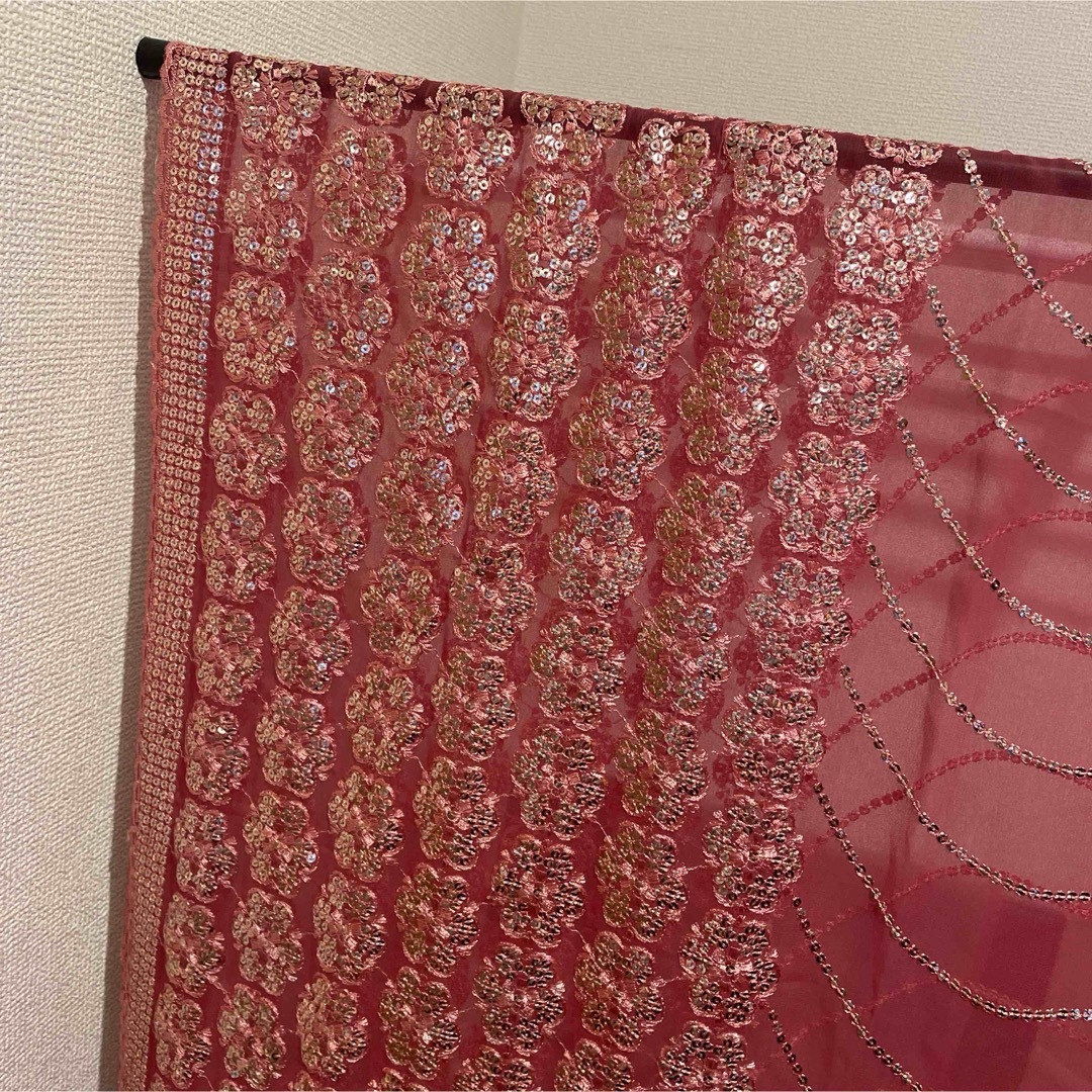 インド購入スパンコールキラキラストールピンク レディースのファッション小物(ストール/パシュミナ)の商品写真