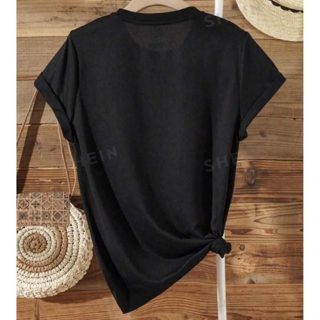 半袖Tシャツ　ポケットにぶら下がる猫　ブラック レディースのトップス(Tシャツ(半袖/袖なし))の商品写真