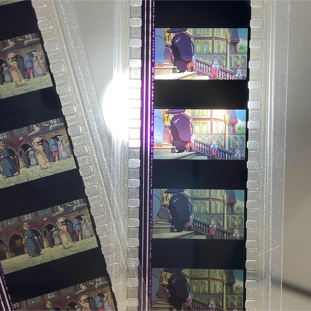 ジブリ(ジブリ)のハウルの動く城 ソフィー ヒン三鷹の森ジブリ美術館フィルム ブックマーカー入場券 エンタメ/ホビーのおもちゃ/ぬいぐるみ(キャラクターグッズ)の商品写真