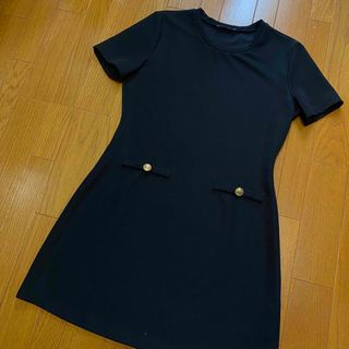 ザラ(ZARA)のZARA ワンピース　ブラック(ひざ丈ワンピース)