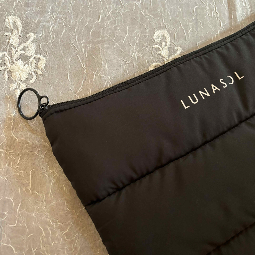 LUNASOL(ルナソル)の♡ LUNASOL(ルナソル) ＊.° ふかふかクッションポーチ ♡ レディースのファッション小物(ポーチ)の商品写真