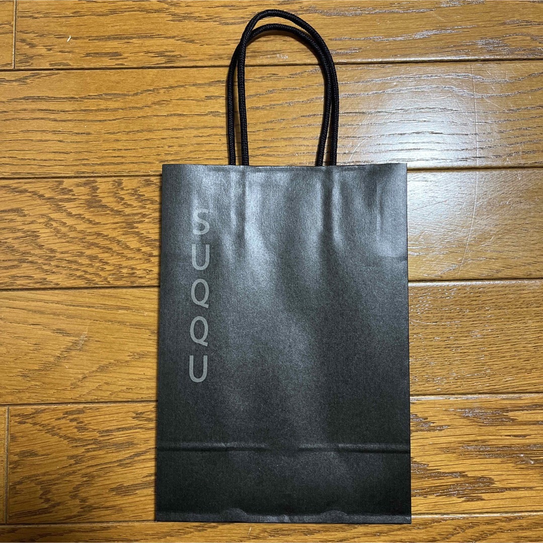 SUQQU(スック)のSUQQU　スック ショップ袋　紙袋 レディースのバッグ(ショップ袋)の商品写真