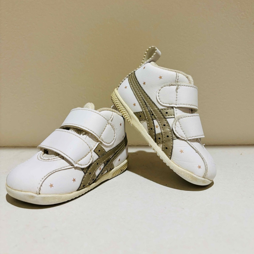 adidas(アディダス)のキッズ　スニーカー キッズ/ベビー/マタニティのベビー靴/シューズ(~14cm)(スニーカー)の商品写真