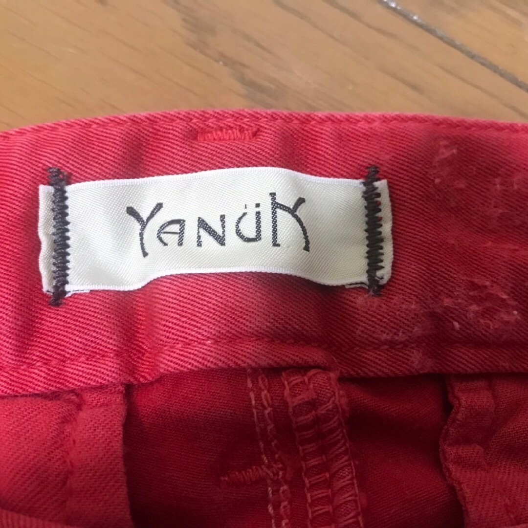 YANUK(ヤヌーク)のyanuk 赤　カラーチノパンツ　股下67cm ウエスト76cm レディースのパンツ(チノパン)の商品写真