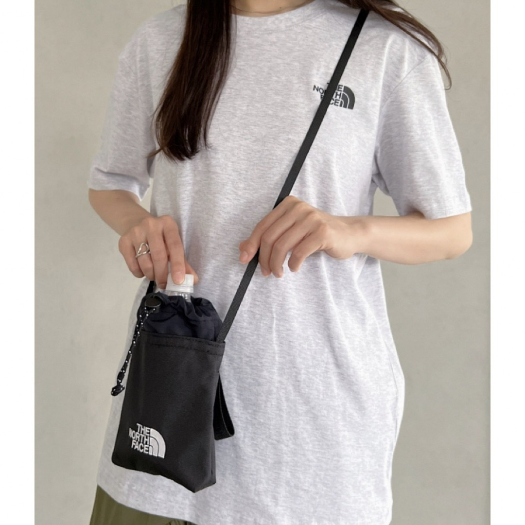 THE NORTH FACE(ザノースフェイス)の韓国ノースフェイスシンプルストリングバッグSIMPLE STRING BAG黒 レディースのバッグ(ショルダーバッグ)の商品写真
