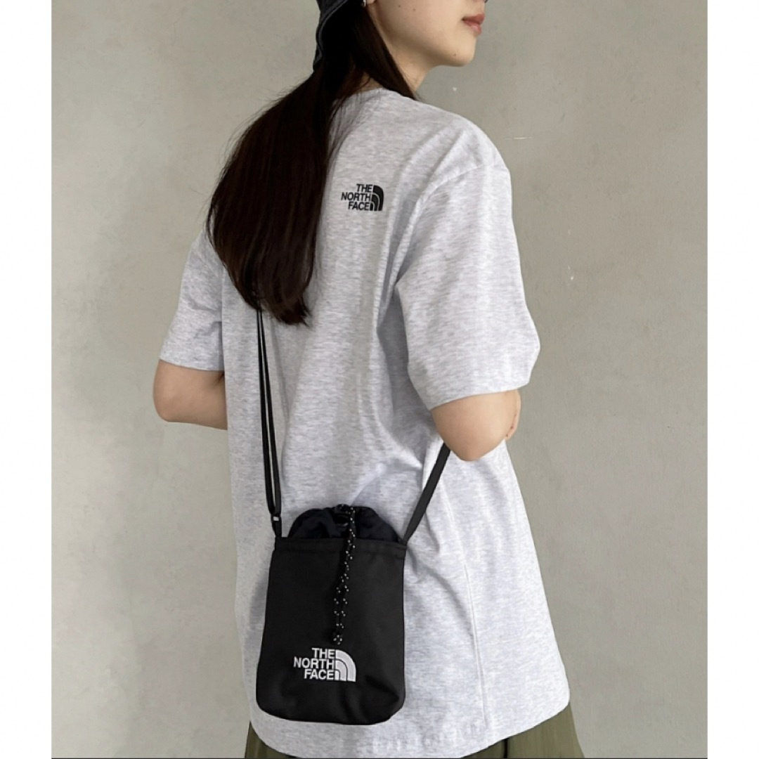 THE NORTH FACE(ザノースフェイス)の韓国ノースフェイスシンプルストリングバッグSIMPLE STRING BAG黒 レディースのバッグ(ショルダーバッグ)の商品写真