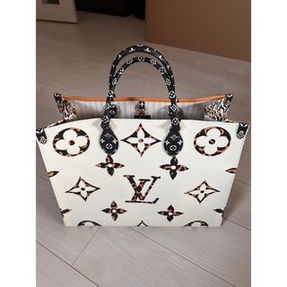 ルイヴィトン(LOUIS VUITTON)のルイヴィトン LOUIS VUITTON トートバッグ オンザゴーGMモノグラム(トートバッグ)