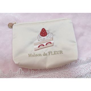 メゾンドフルール(Maison de FLEUR)のMaison de FLEUR ショートケーキポーチ ホワイト 新品未使用(ポーチ)