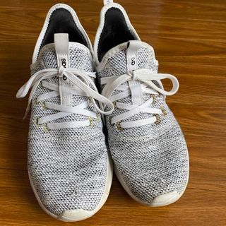 アディダス(adidas)のアディダス　白・黒　スニーカー25.5(スニーカー)