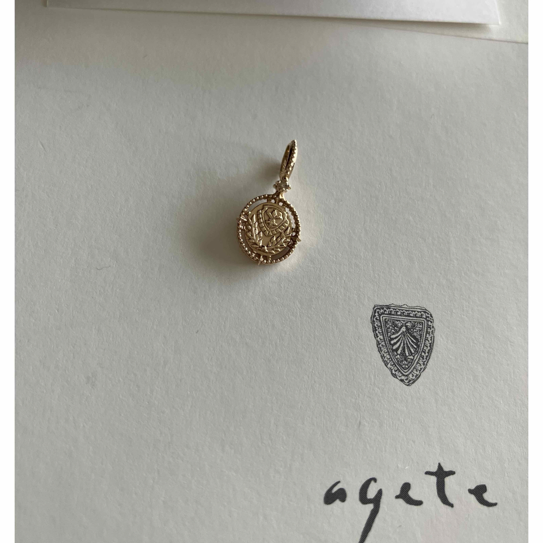 agete(アガット)のagete アガット コイン チャーム k10 ネックレス 2022 現行品 レディースのアクセサリー(ネックレス)の商品写真