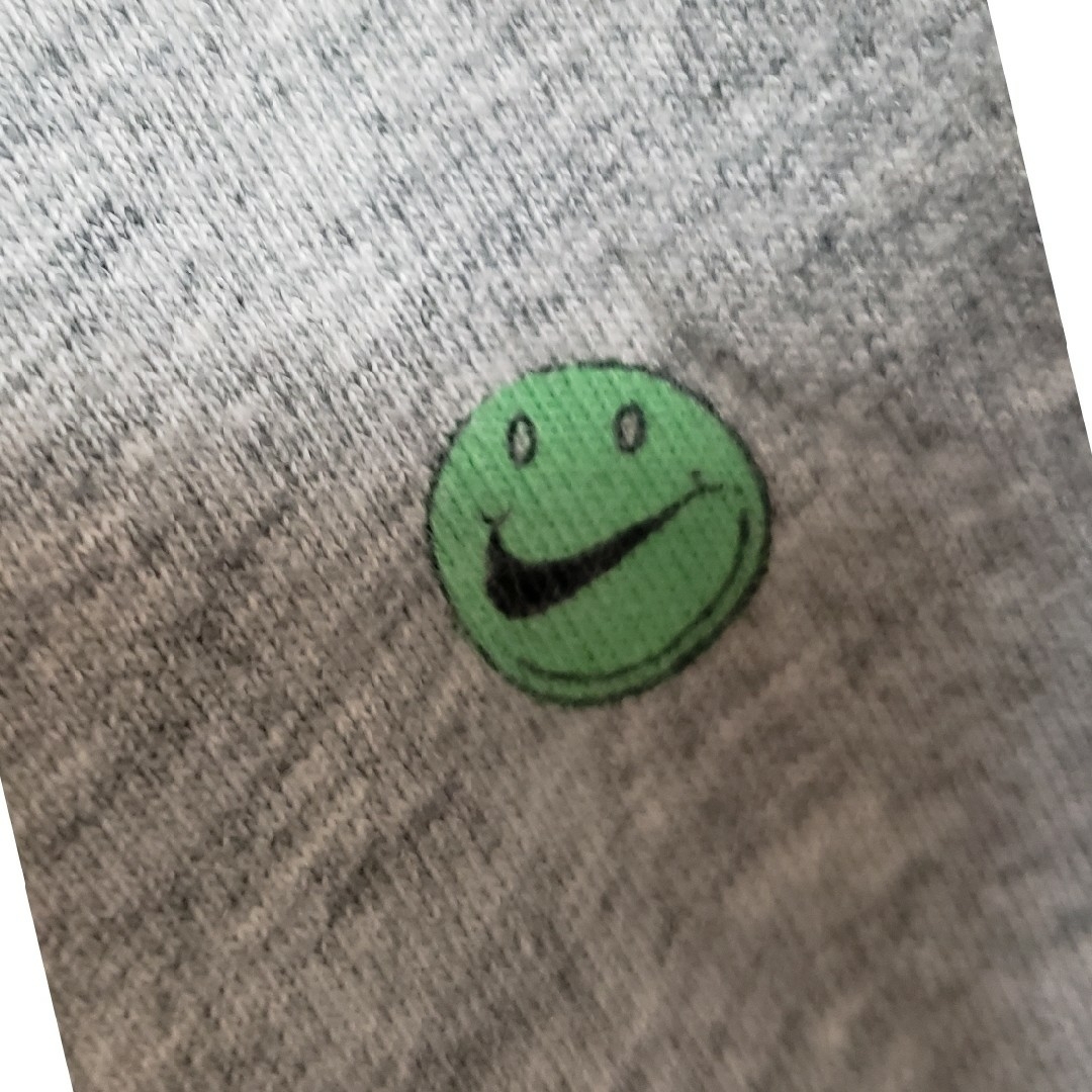 NIKE(ナイキ)の⚪NIKE/スウォッシュロゴ ニコちゃんマークが可愛い♡Ｔシャツ   /L レディースのトップス(Tシャツ(半袖/袖なし))の商品写真