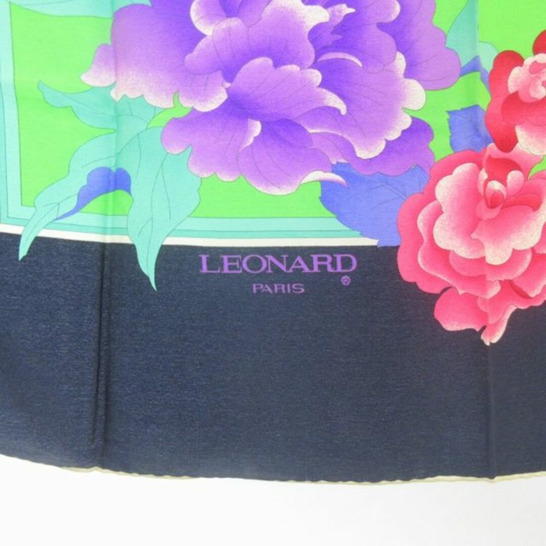 LEONARD(レオナール)のレオナール LEONARD ブランドロゴ スカーフ シルク 花 ネイビー STK レディースのファッション小物(バンダナ/スカーフ)の商品写真