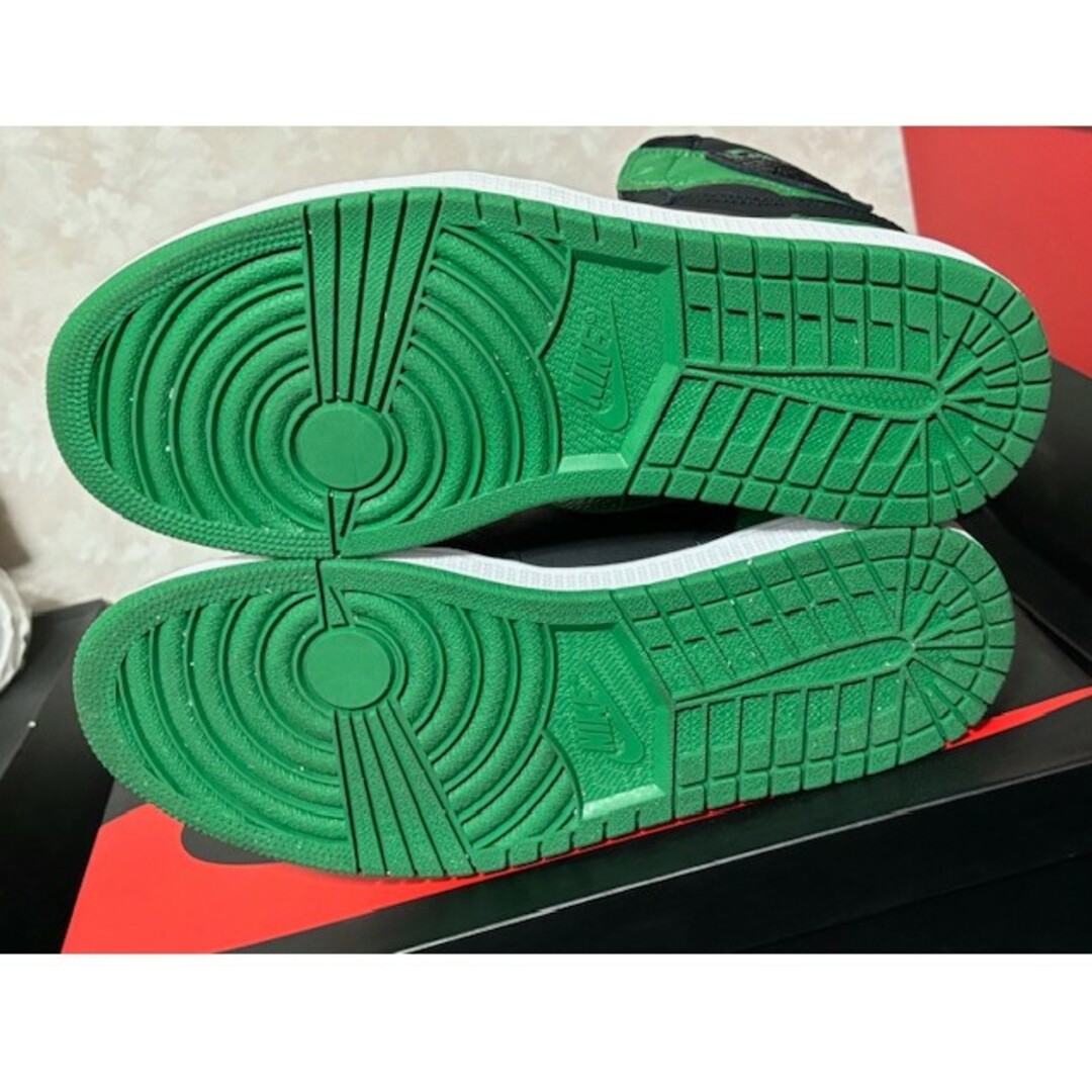 NIKE(ナイキ)のエアジョーダン1 レトロ ハイ OG "ブラック/パイングリーン" (2020) メンズの靴/シューズ(スニーカー)の商品写真