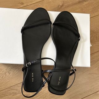 ザロウ(THE ROW)のthe row bare sandal flat ザロウ　ベアサンダル　フラット(サンダル)