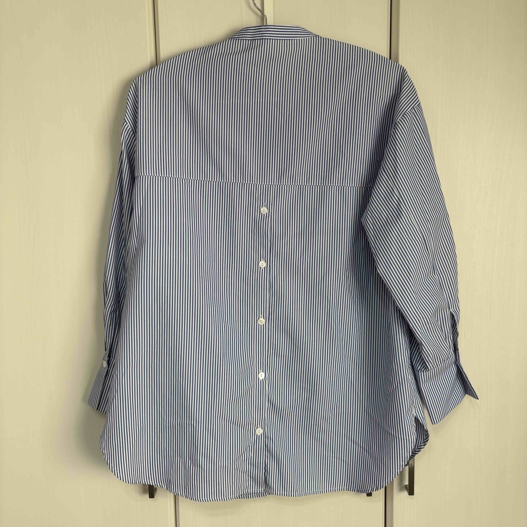 ur's(ユアーズ)のur's  釦バックスリットチュニックシャツ ブルー ノーカラー ストライプ レディースのトップス(シャツ/ブラウス(長袖/七分))の商品写真