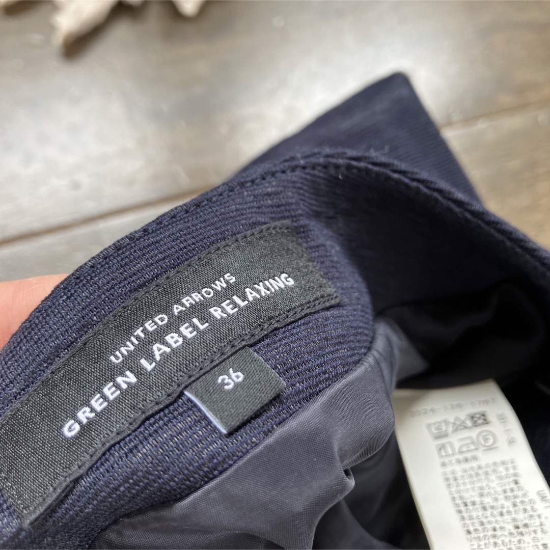 UNITED ARROWS green label relaxing(ユナイテッドアローズグリーンレーベルリラクシング)のグリーンレーベル　洗濯可能　ノーカラージャケットスカート セットアップ ネイビー レディースのフォーマル/ドレス(スーツ)の商品写真