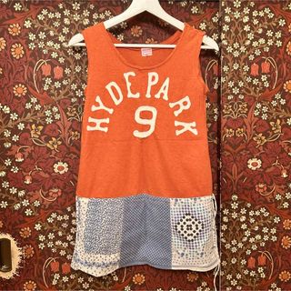 デニムダンガリー(DENIM DUNGAREE)の【DENIM DUNGAREE】エプロン付きロゴタンクトップT 12サイズ(Tシャツ/カットソー)