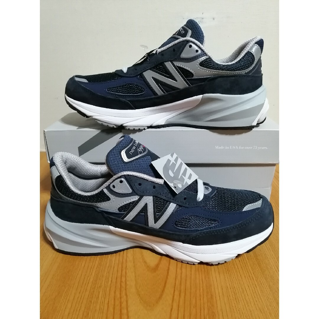 New Balance(ニューバランス)のus8 26.0cm ニューバランス M990NV6 ネイビー 未使用 メンズの靴/シューズ(スニーカー)の商品写真