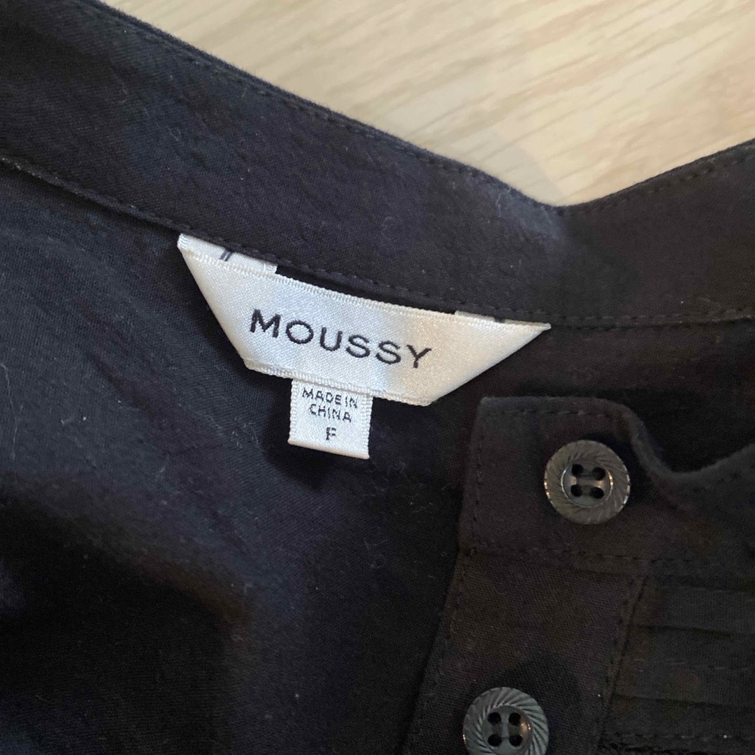 moussy(マウジー)のMOUSSY/新品同様ブラウス/最終値下げ レディースのトップス(シャツ/ブラウス(半袖/袖なし))の商品写真