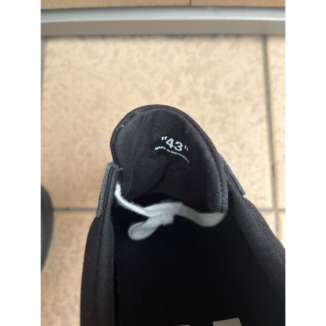 OFF-WHITE(オフホワイト)のoff-white バルカナイズド　ローカット　スニーカー　黒 メンズの靴/シューズ(スニーカー)の商品写真