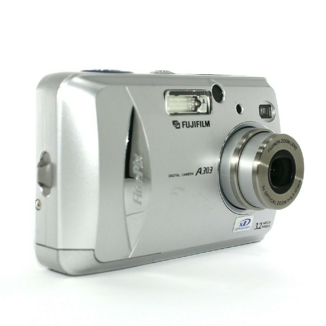 富士フイルム(フジフイルム)のFUJI FILM FinePix A303 シルバー⭐︎コンデジ✨完動品✨ スマホ/家電/カメラのカメラ(コンパクトデジタルカメラ)の商品写真