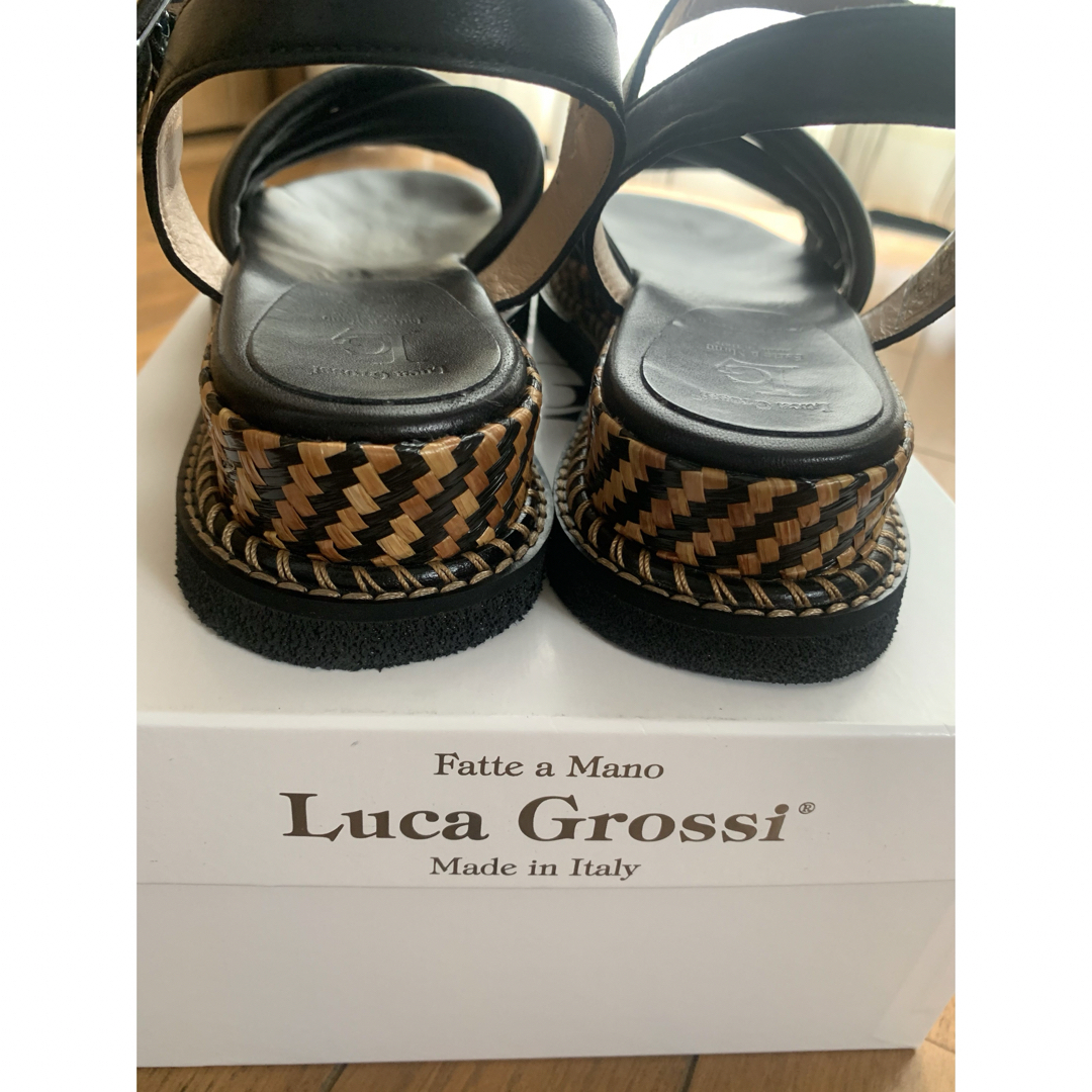 LucaGrossi(ルカグロッシ)の今季 ルカ グロッシ パフィークロスサンダル 37 グレースコンチネンタル レディースの靴/シューズ(サンダル)の商品写真