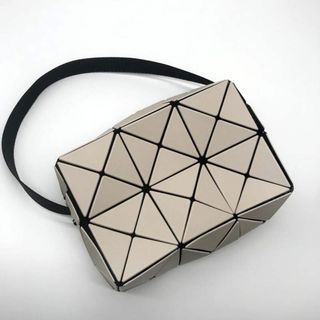 バオバオイッセイミヤケ(BaoBaoIsseyMiyake)のバオバオイッセイミヤケ　新品　トートバッグ  2✖️3 ベージュ(トートバッグ)