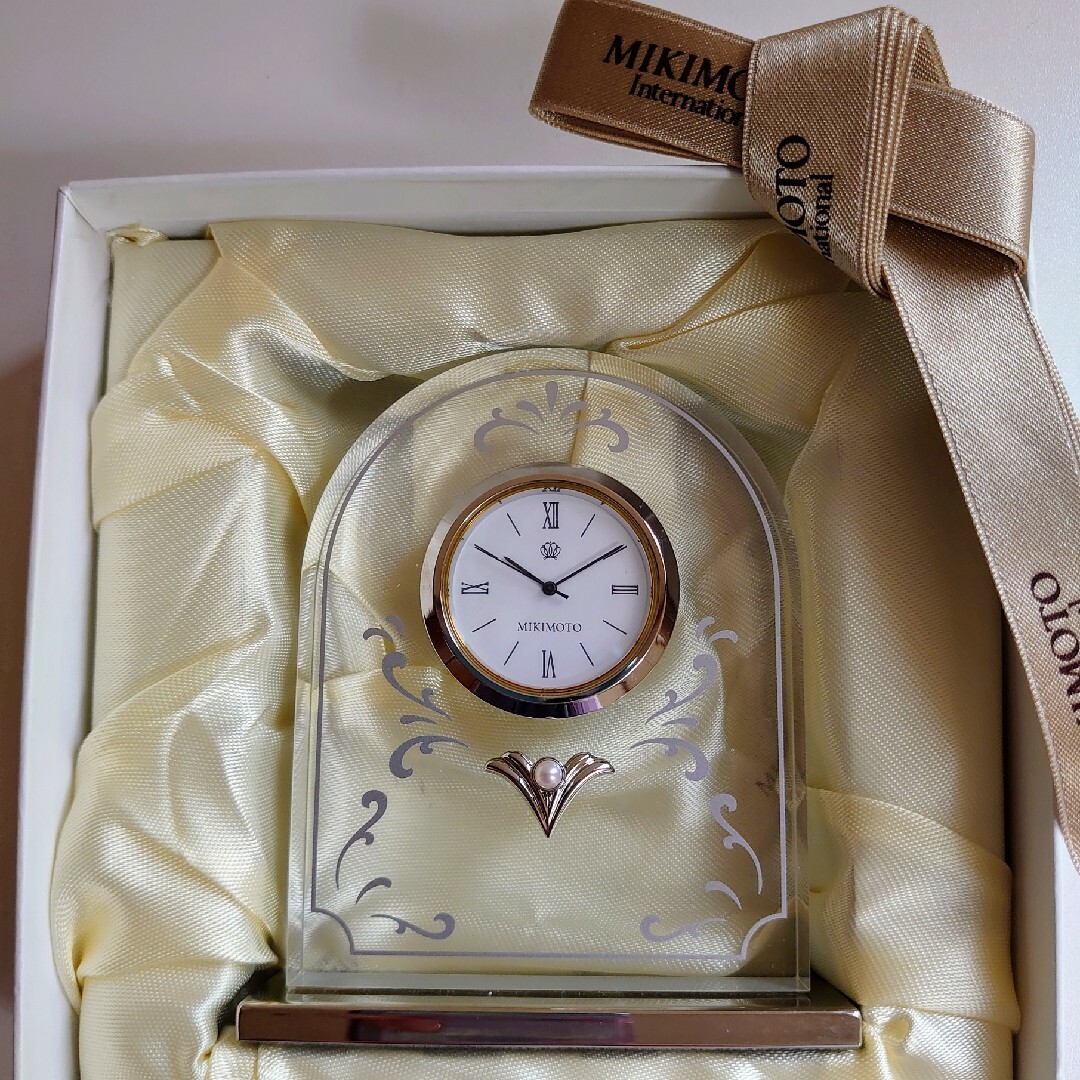 MIKIMOTO(ミキモト)のMIKIMOTO　真珠付置き時計　アーチ型 インテリア/住まい/日用品のインテリア小物(置時計)の商品写真