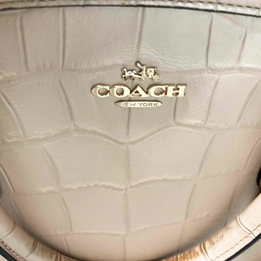 COACH(コーチ)のレア✨COACH コーチショルダーバッグハンドバッグベージュ型押しクロコ レディースのバッグ(ショルダーバッグ)の商品写真
