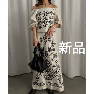 MEDI 3WAY SEPARATE EMBROIDERY DRESS