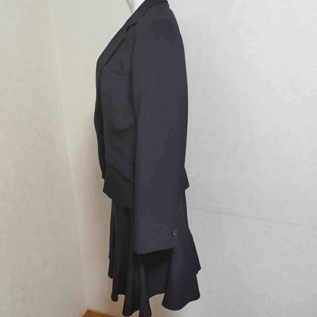 極美品 17ABR大きいサイズ 就活スーツ 黒無地リクルートスーツフレッシャーズ レディースのフォーマル/ドレス(スーツ)の商品写真